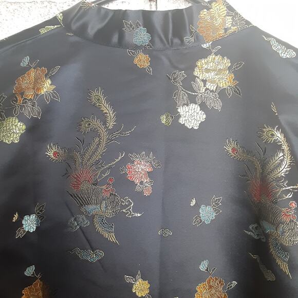Luxurious Embroidered Woven Robe Kirgiztan Silk? Trendsetter - Picture 11 of 12
